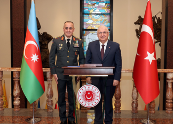 Bakan Güler, Azerbaycan Kara Kuvvetleri Komutanı Mirzeyev'i kabul etti