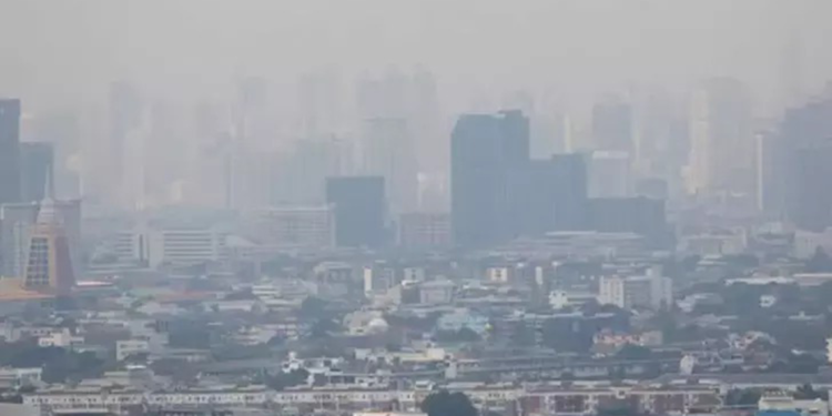 Bangkok'ta hava kirliliğini azaltmak için ulaşım ücretsiz olacak