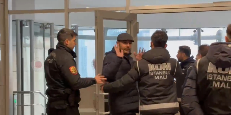 Beşiktaş Belediye Başkanı Rıza Akpolat'ın ifadesi alınıyor 