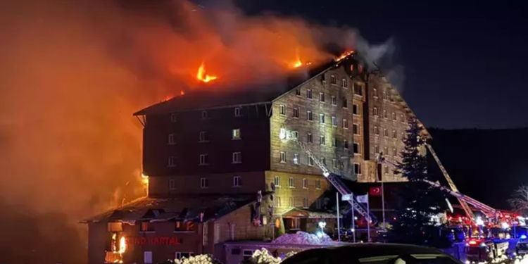 Bolu'daki yangında yaralanan 51 kişiden 29'u taburcu edildi