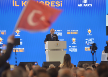 Bu millet AK Parti'ye hiç kırmızı kart göstermedi