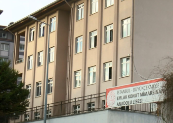 Büyükçekmece'de esrarengiz koku nedeniyle iki okul boşaltıldı