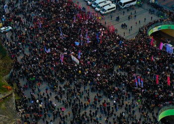 Çağlayan Adliyesi'nde CHP'lilere sert müdahale