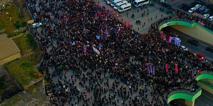 Çağlayan Adliyesi'nde CHP'lilere sert müdahale