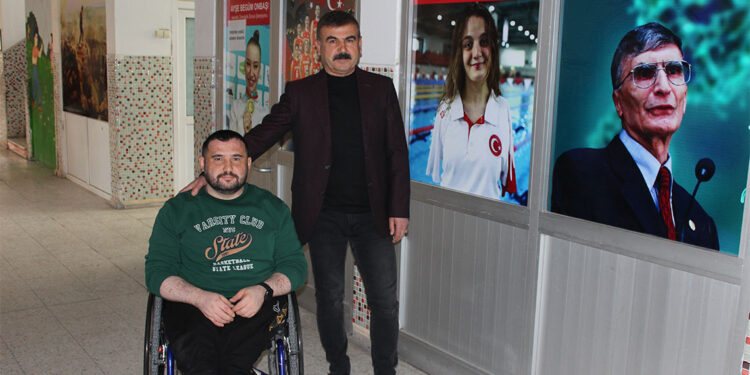 Cam kemik hastası memur, engelleri aştı