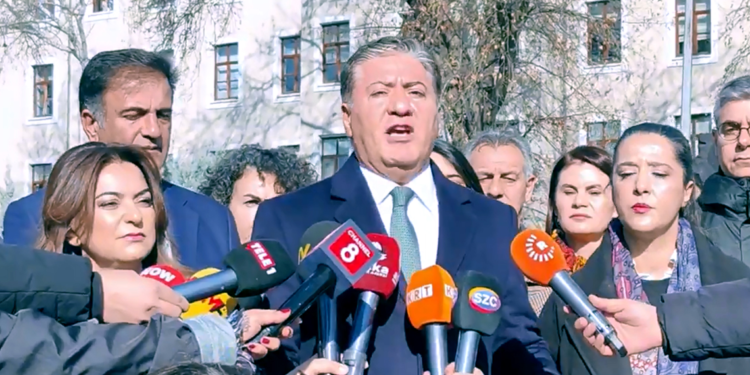 CHP, DEM Parti ve Yeni Yol grubundan İçişleri Bakanlığı önünde açıklama