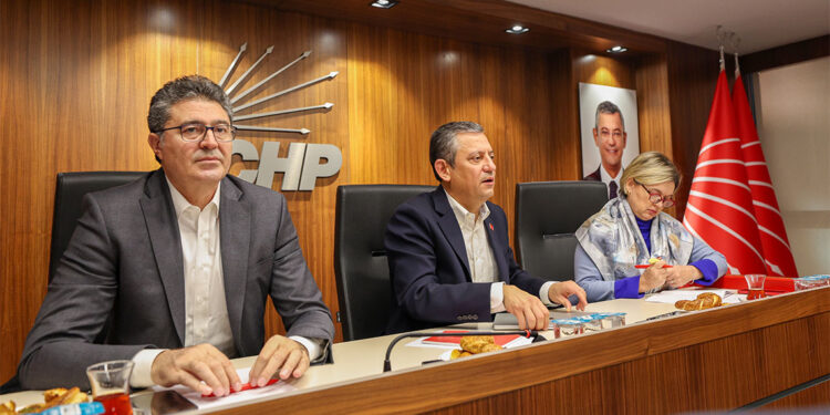 CHP İl Başkanlığı'nda Parti Meclisi toplantısı