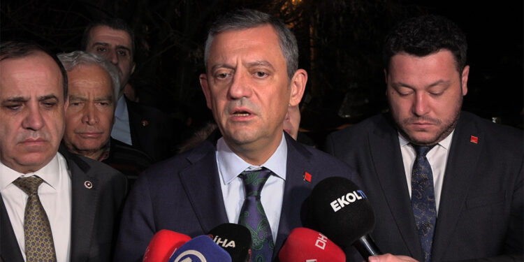 Özgür Özel'den Bakan Ersoy'a otel yangını tepkisi