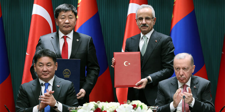 Türkiye ile Moğolistan arasında 10 anlaşma imzalandı