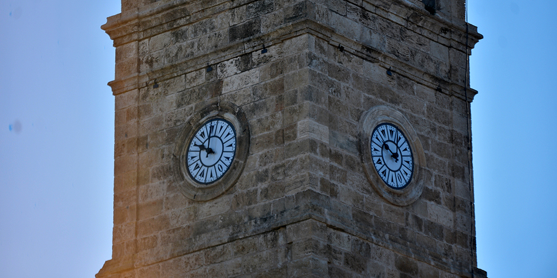 Çalınan tarihi saatin yerine takılan ikizinde 'enerji' duraklaması