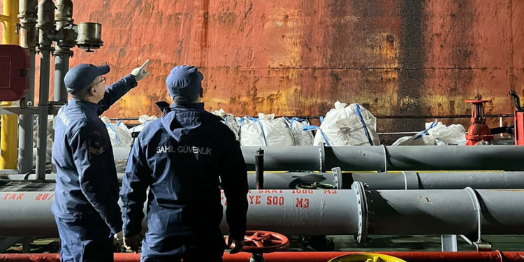 Çanakkale'de denizi kirleten gemiye 39 milyon lira ceza