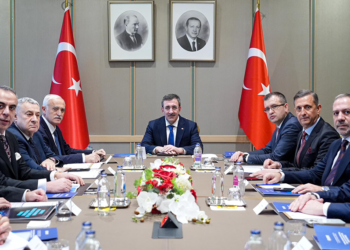Cevdet Yılmaz, DEİK Başkanı Olpak ve iş konseyi başkanlarıyla bir araya geldi