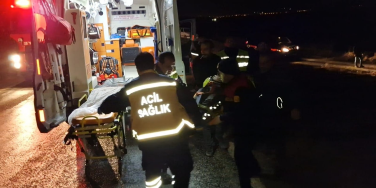 Çorum'da araç çarpan polisin tedavisi sürüyor