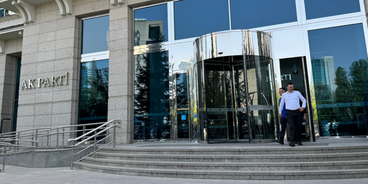 Cumhurbaşkanı Erdoğan milletvekilleri ile bir araya geldi