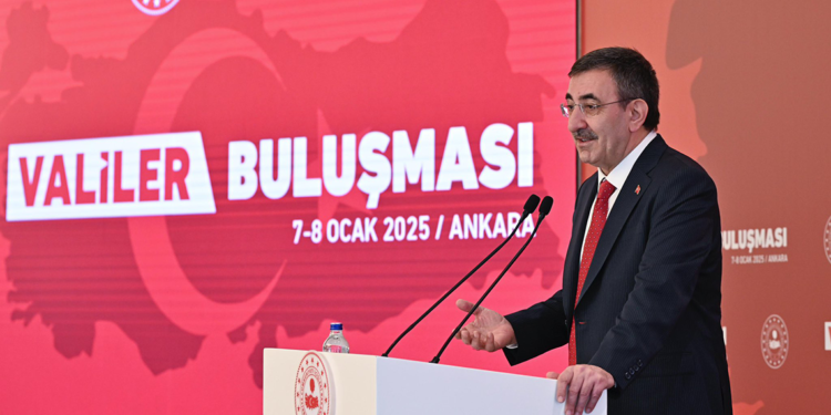 Cumhurbaşkanı Yardımcısı Yılmaz, 81 ilin valileri ile buluştu