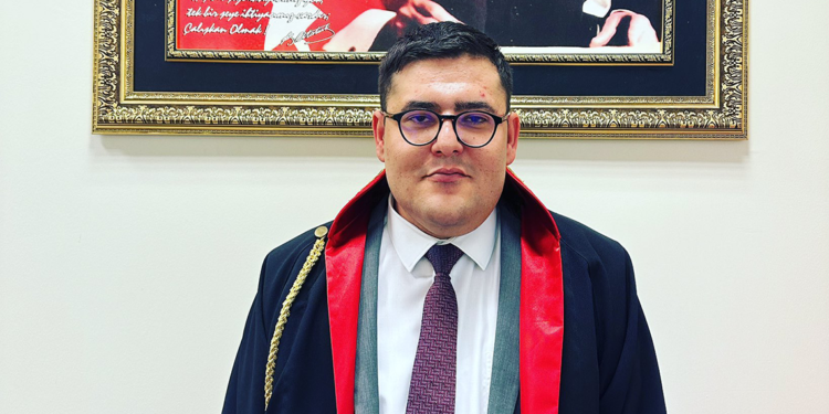 Cumhuriyet savcısı adayı, otel odasında ölü bulundu