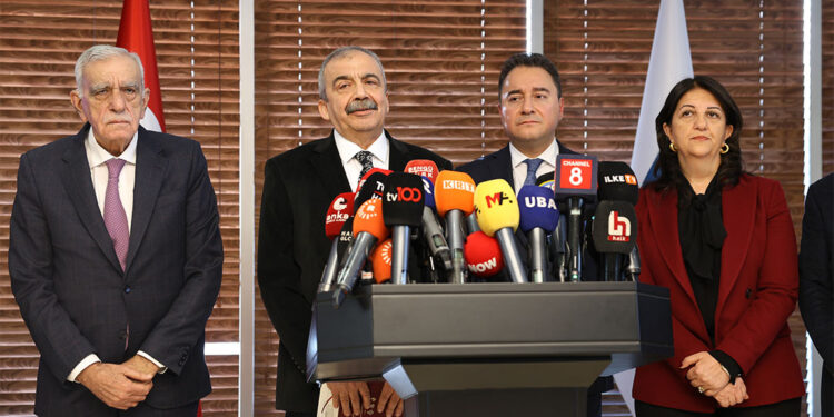 Çözüm için her samimi adımın yanında dururuz