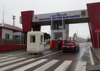 DEM Parti heyeti Yüksekdağ ile görüşmek için cezaevinde