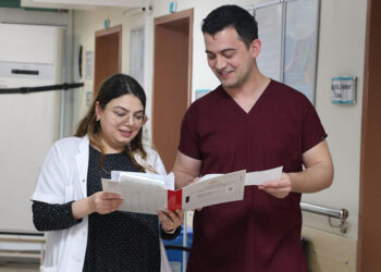 Doğduğu hastanede görev yapan doğum uzmanı anne olmak için gün sayıyor