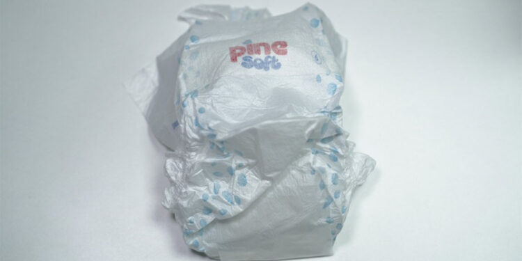 İdrar örneği almayı kolaylaştıran bebek bezi geliştirildi