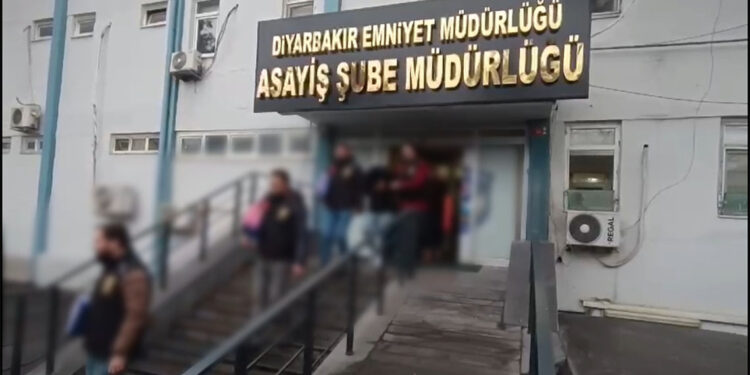 Maske operasyonunda 15 tutuklama