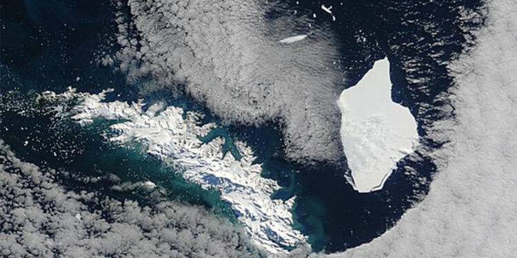 Dünyanın en büyük buzdağı, İngiliz adasına doğru ilerliyor