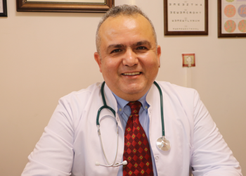 Depremden etkilendi, ABD'deki işinin bırakıp aile hekimi oldu