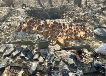 Diyarbakır'da toprağa gömülü silah ve mühimmat ele geçirildi