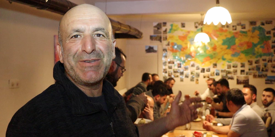 Dünyanın en acı biberini yeme yarışması; yarışmacılar zorlandı, izleyenler güldü