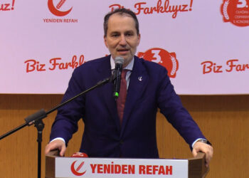 Açlık sınırı altında kalmış maaşları reva görenler milletin iktidarı olamaz