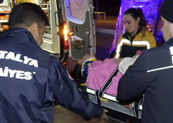 Erkek arkadaşıyla tartışan Burcu, korkuluktan düştü