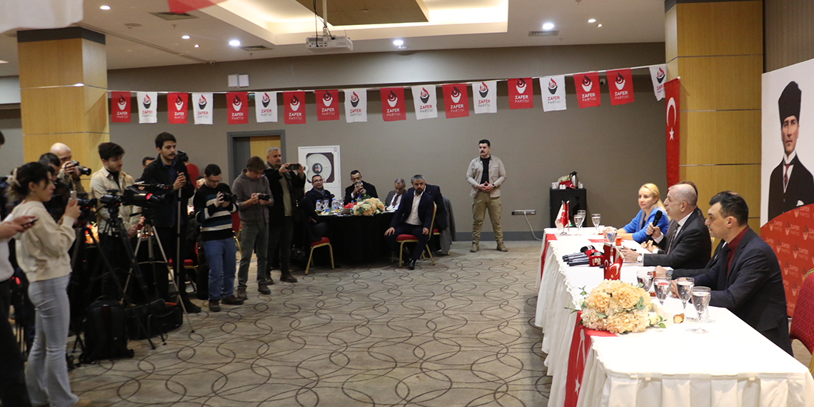 Ekrem Bey'in kaynakları Şam'a değil depreme ayırması gerekiyor