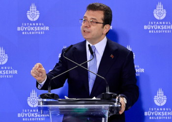 Ekrem İmamoğlu Saraçhane'den seslendi