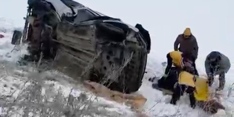 Erzurum'da kayganlaşan yolda kaza; 2 ölü, 3 yaralı