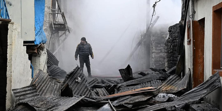 Erzurum'da yangında 10 ev, 5 ahır ve 3 depo kül oldu