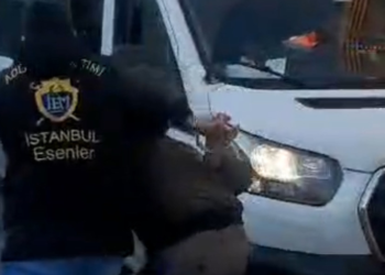 Esenler'de sahte polisi kartındaki yazım hatası yakalattı