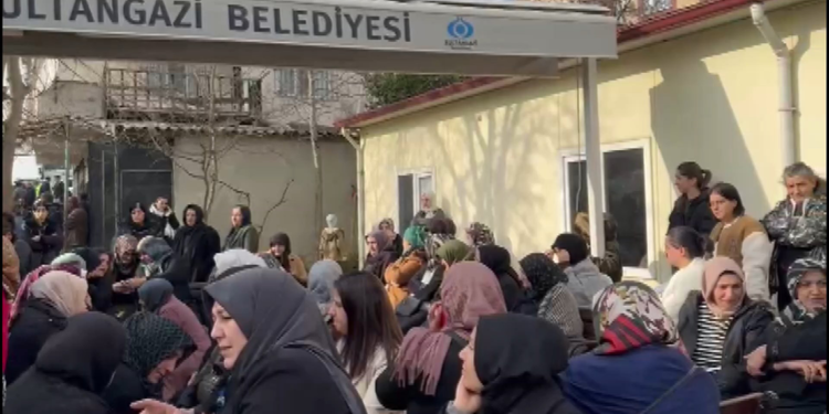 Eyüpsultan'da öldürülen aile üyeleri toprağa verildi