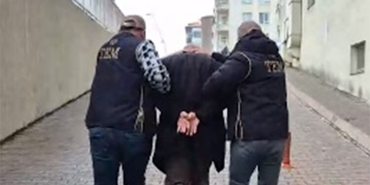 FETÖ hükümlüsü meslekten ihraç hakim yakalandı