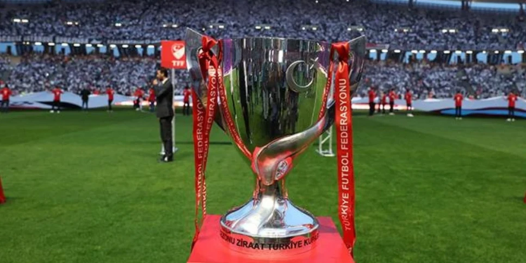 Fenerbahçe, Ziraat Türkiye Kupası'na katılma kararını aldı