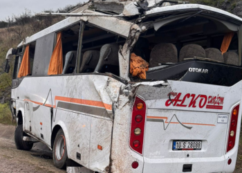 Gönen'de işçi servis midibüsü kaza yaptı: 4'ü ağır, 25 yaralı