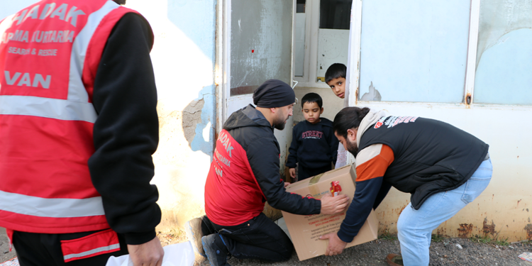 HADAK, bir yılda ihtiyaç sahibi 2 bin aile ile 6 bin öğrenciye ulaştı