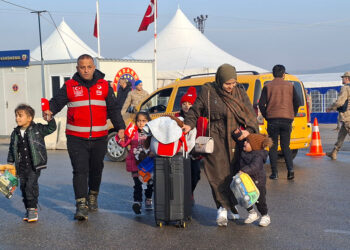 Herkes dönsün ve Suriye'yi ayağa kaldıralım