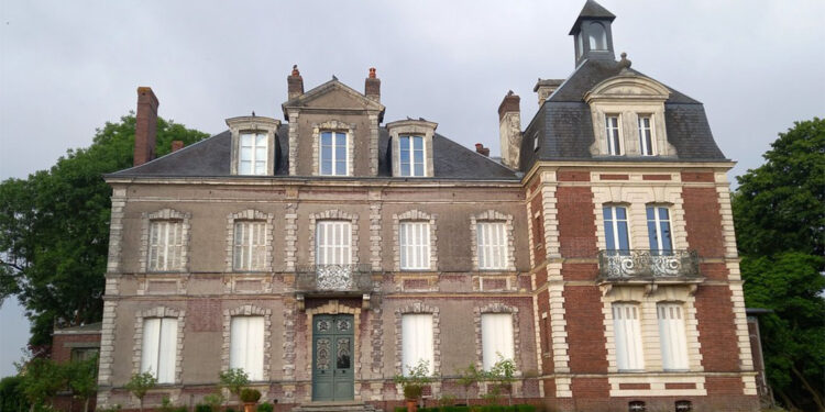 Hiç gitmediği memleketine 10 milyon avroluk servet bıraktı