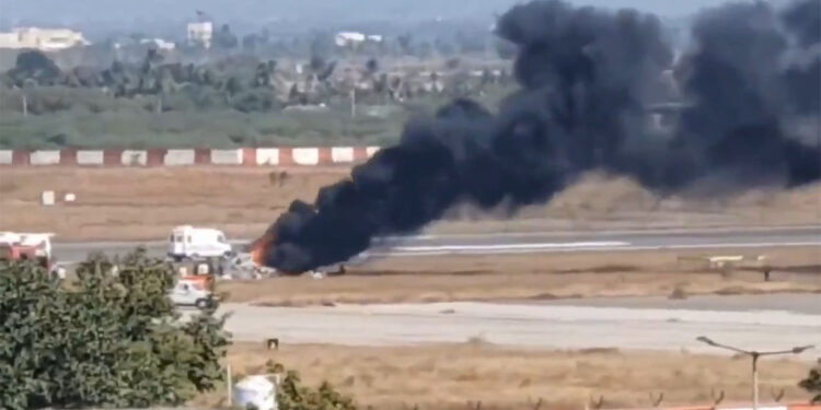 Hindistan'da helikopter düştü