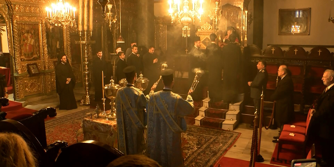 Haliç'te haç çıkartma töreni yapıldı