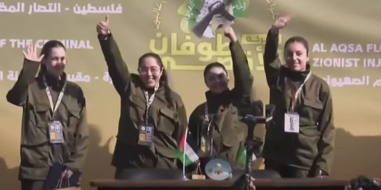 IDF, serbest bırakılan 4 İsrailli kadın asker esiri teslim aldı