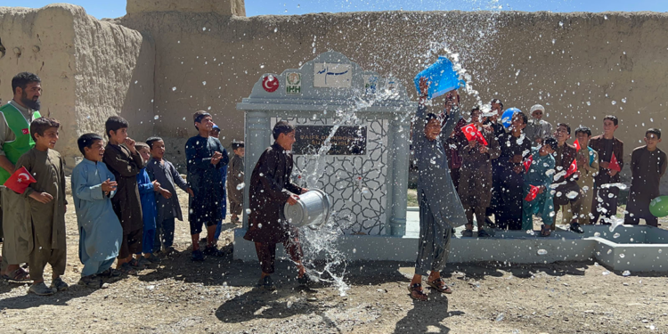 İHH 2024’te 15 ülkede bin 185 su kuyusu açtığını duyurdu