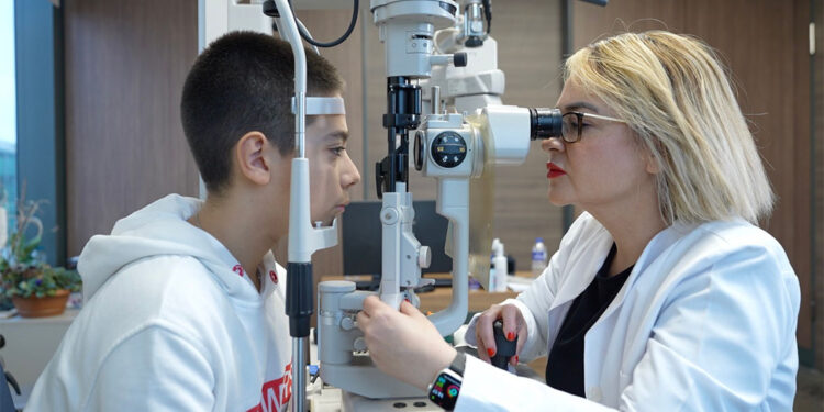 İleri seviye göz alerjisi tedavisi gören Kerem sağlığına kavuştu