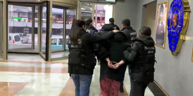 Mide ve bağırsaklarından uyuşturucu çıktı