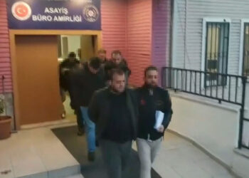 Başakşehir'de iş yeri kurşunlayıp kaçtılar